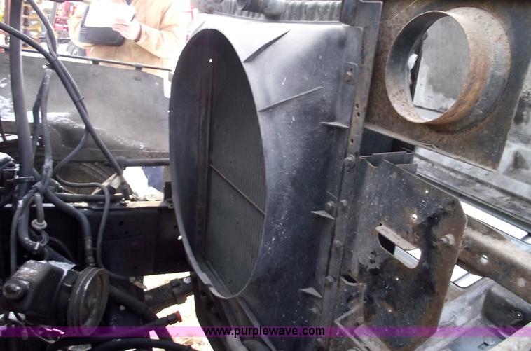 image for item 5524 1984 International S-1900 semi truck