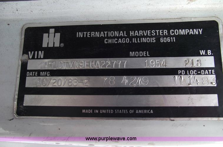 image for item 5524 1984 International S-1900 semi truck