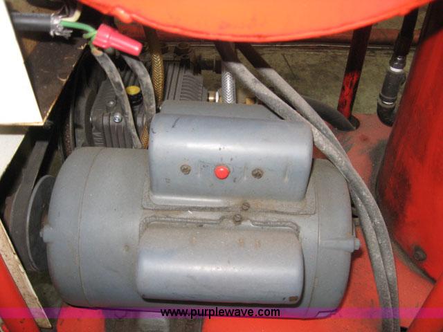 image for item 5543 Alkota 3102 pressure/steam washer