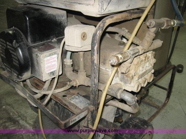 image for item 5544 Aladdin 1640 pressure/steam washer