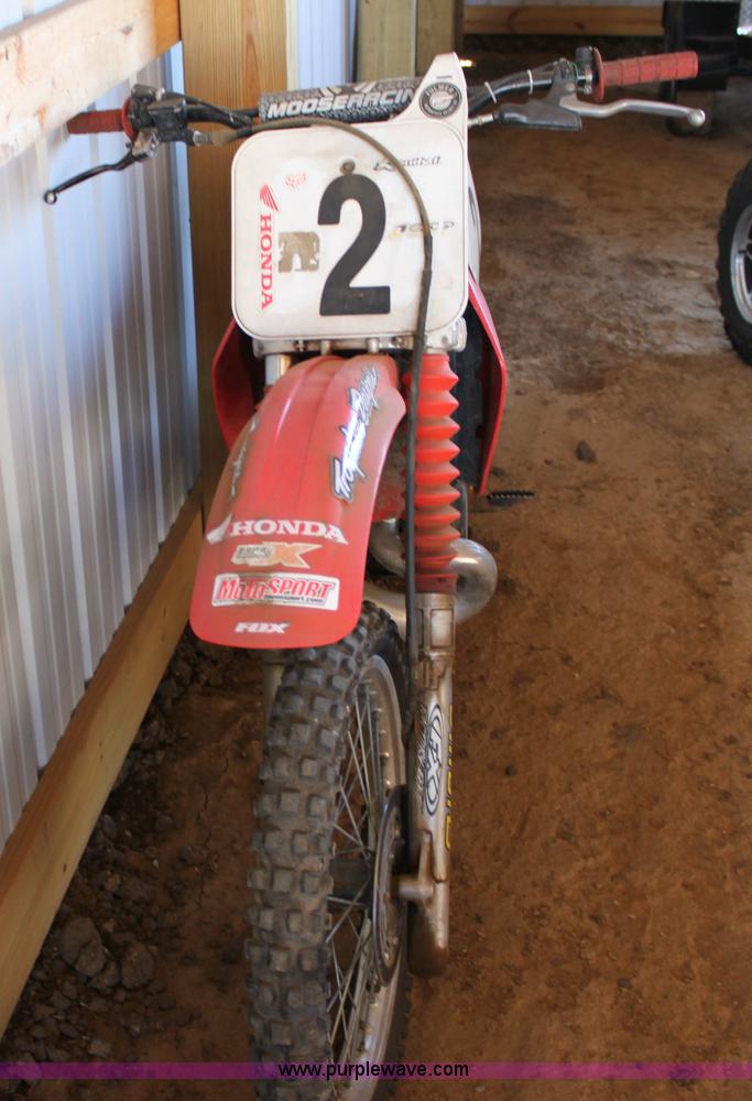image for item 6813 Honda CR250 dirt bike