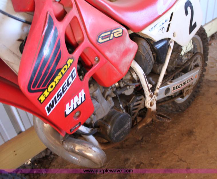 image for item 6813 Honda CR250 dirt bike