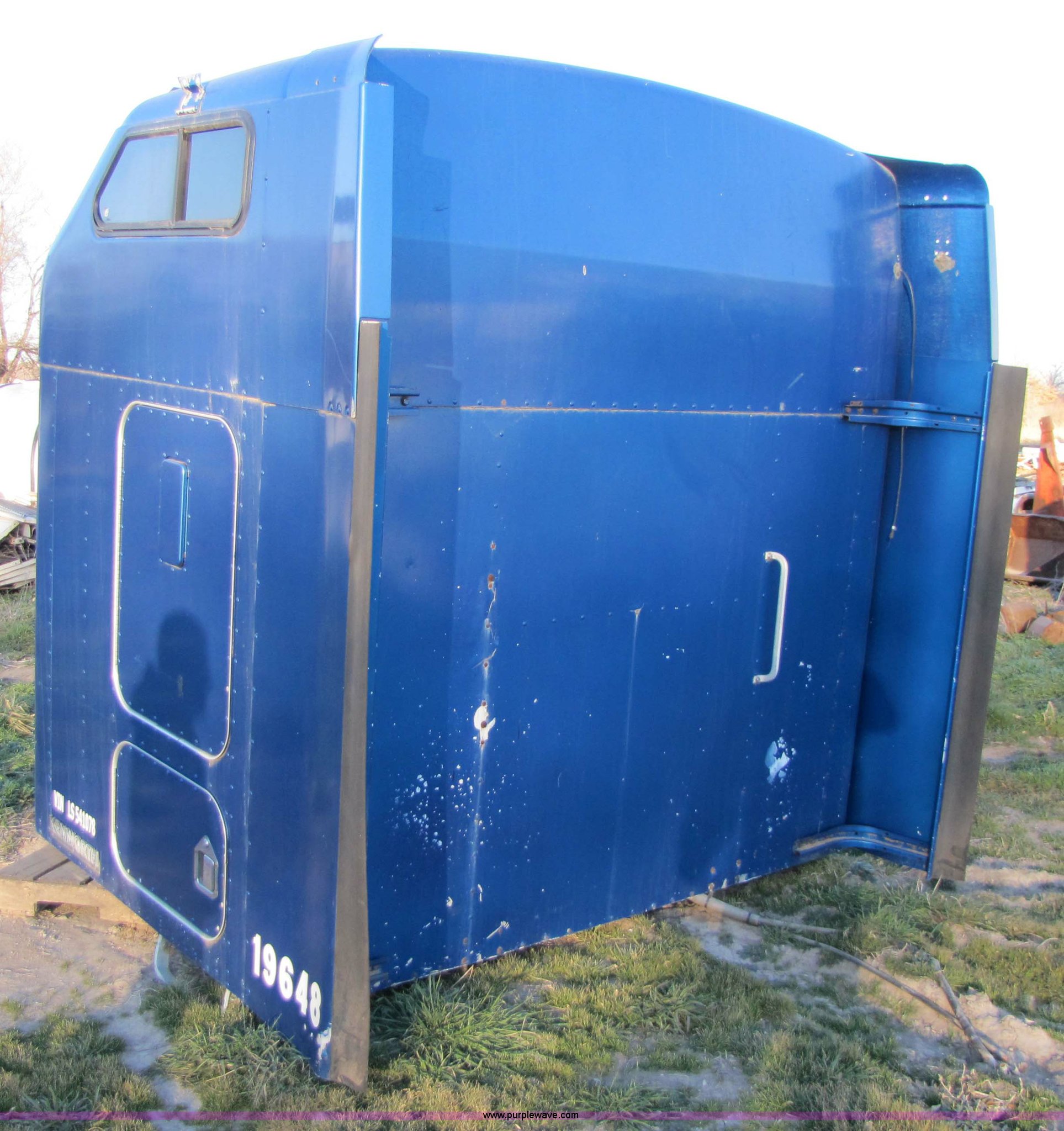 Kenworth double bunk 60" sleeper in Manhattan, KS Item 5312 sold