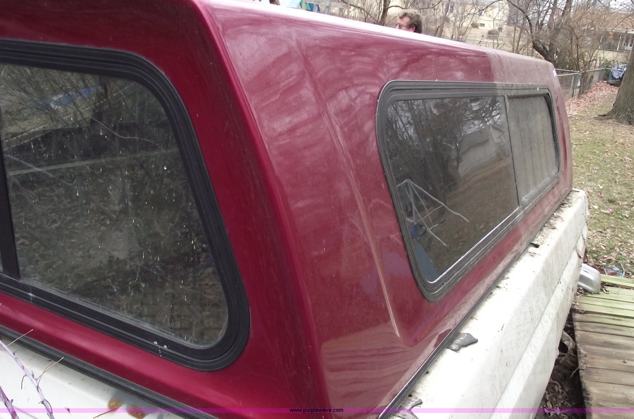 Sportsman pickup cover in Grandview, MO Item 5471 sold Purple Wave