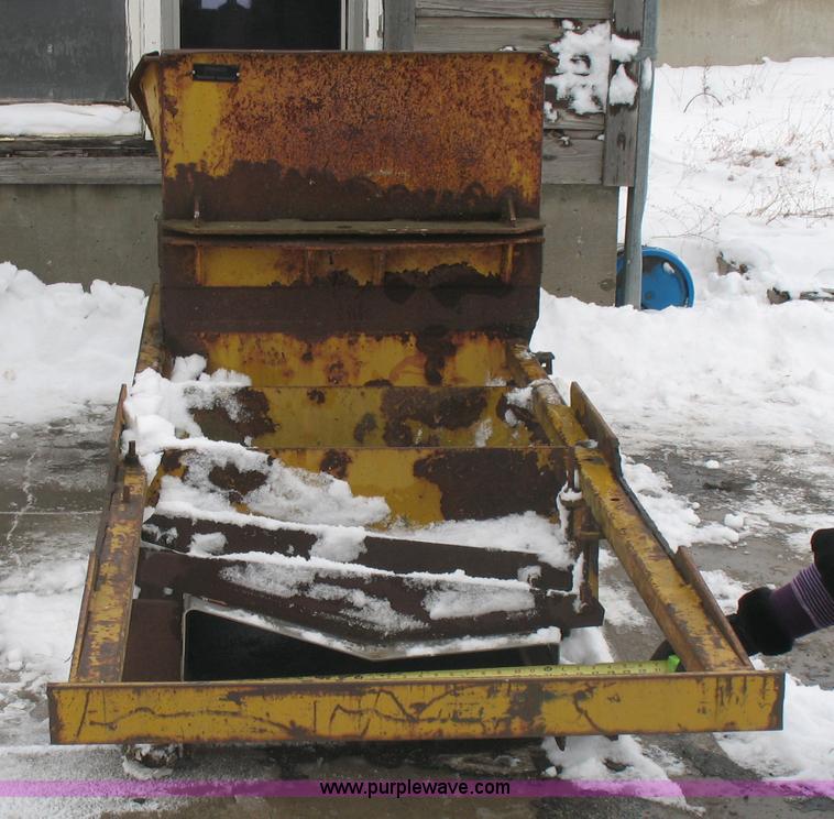 image for item 1563 (4) curb and gutter forms