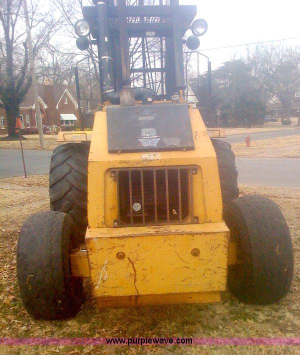 image for item 1995 1996 American Eagle A718 forklift