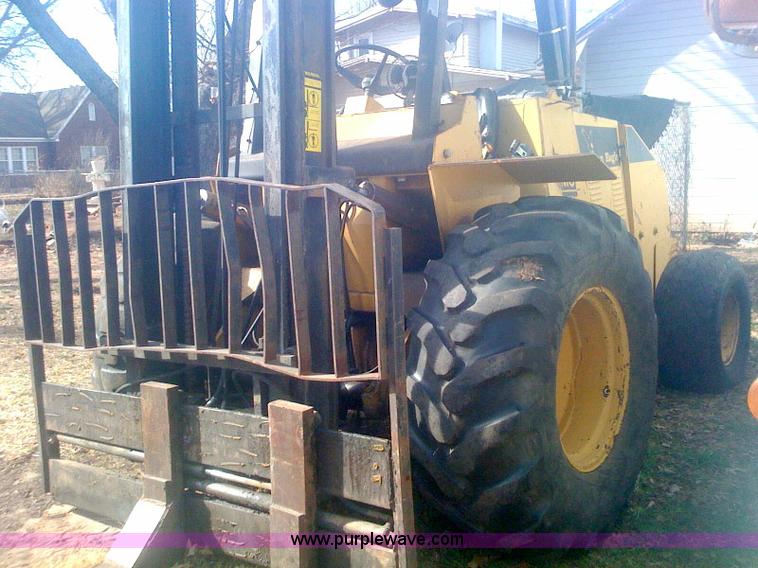 image for item 1995 1996 American Eagle A718 forklift
