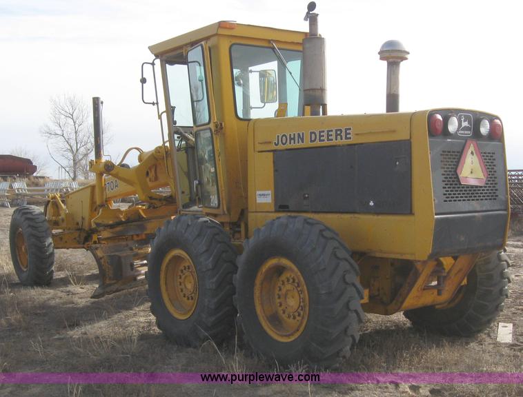 image for item 3142 1984 John Deere 770A motor grader