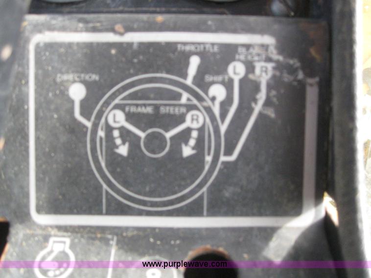 image for item 3142 1984 John Deere 770A motor grader