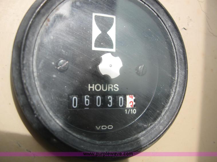 image for item 3142 1984 John Deere 770A motor grader