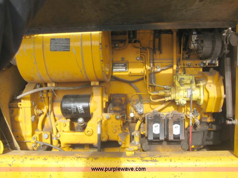 image for item 3142 1984 John Deere 770A motor grader