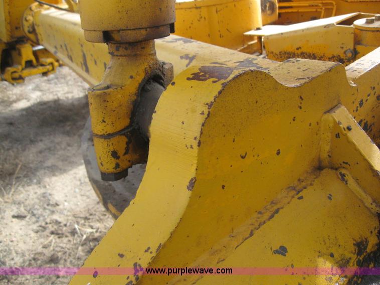 image for item 3142 1984 John Deere 770A motor grader