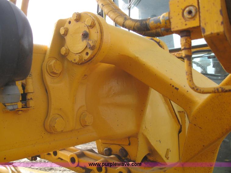 image for item 3142 1984 John Deere 770A motor grader