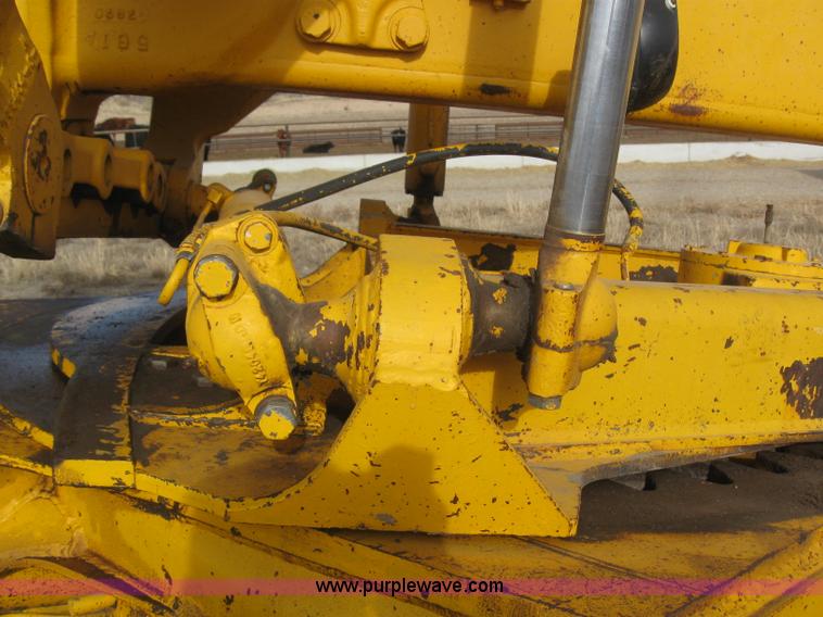 image for item 3142 1984 John Deere 770A motor grader