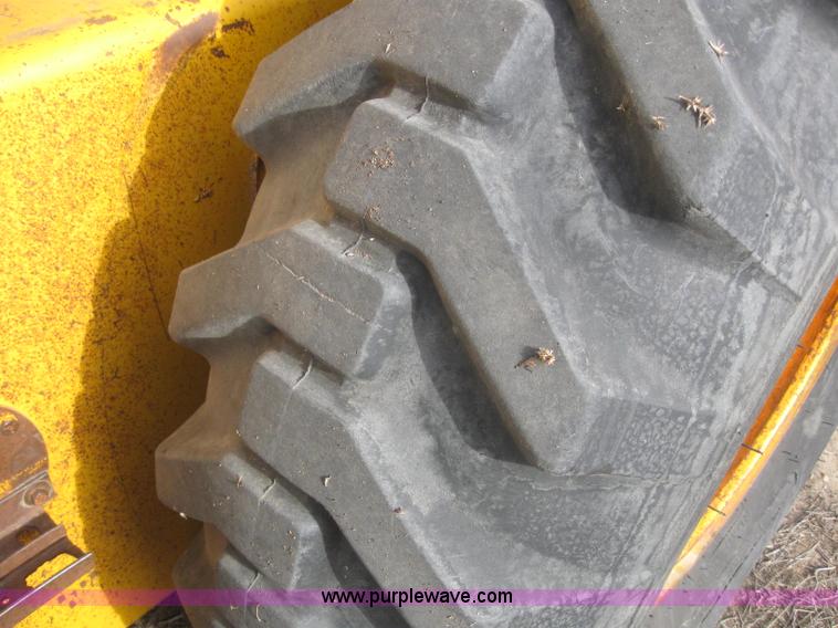 image for item 3142 1984 John Deere 770A motor grader