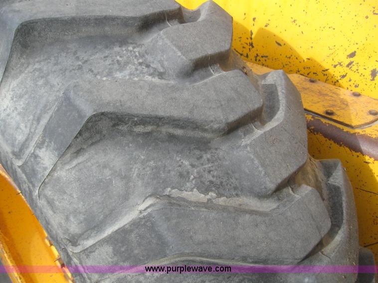 image for item 3142 1984 John Deere 770A motor grader