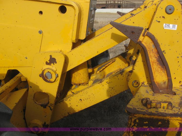 image for item 3142 1984 John Deere 770A motor grader