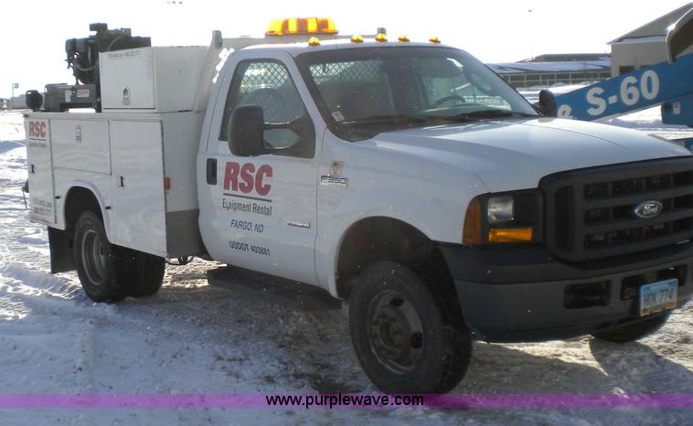 image for item 3260 2006 Ford F-350 Super Duty pickup truck