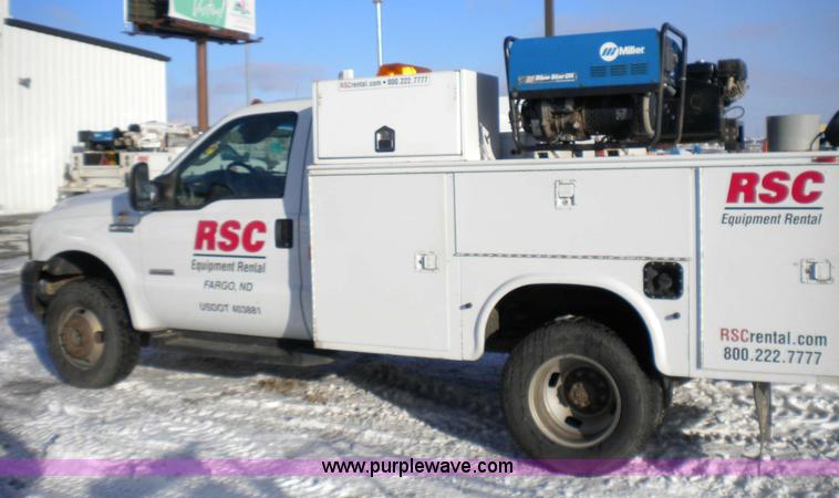 image for item 3260 2006 Ford F-350 Super Duty pickup truck