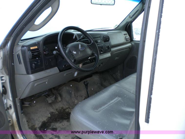 image for item 3260 2006 Ford F-350 Super Duty pickup truck