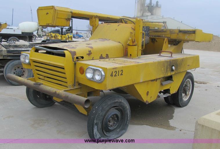 image for item 3598 1992 GMC MH42A Hydra-hammer