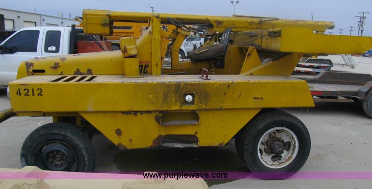 image for item 3598 1992 GMC MH42A Hydra-hammer