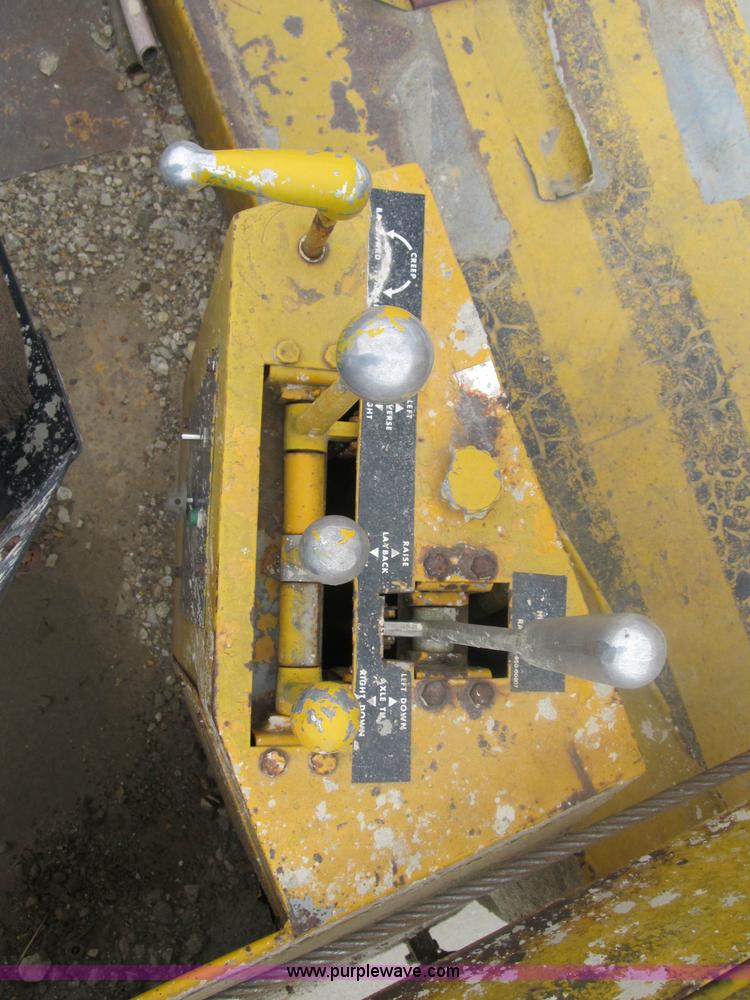 image for item 3598 1992 GMC MH42A Hydra-hammer