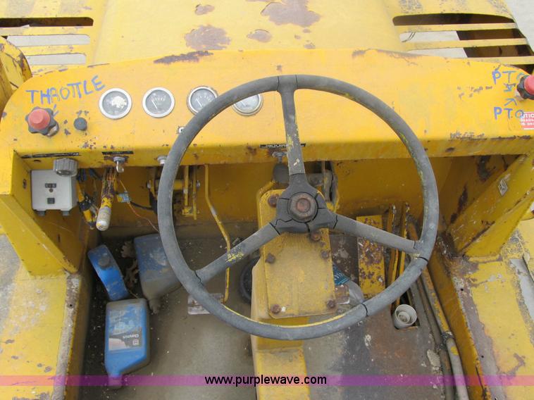 image for item 3598 1992 GMC MH42A Hydra-hammer