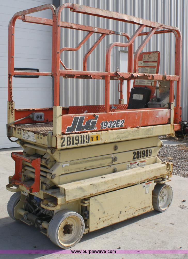 image for item 4923 2001 JLG 1932E2 scissor lift