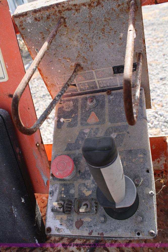 image for item 4923 2001 JLG 1932E2 scissor lift