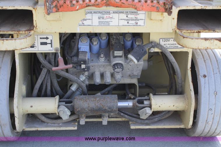 image for item 4923 2001 JLG 1932E2 scissor lift