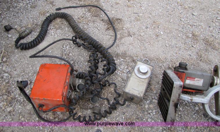 image for item 5218 Layton D-550