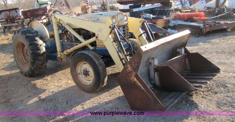 image for item 5232 Ford 4000HD industrial tractor with loader