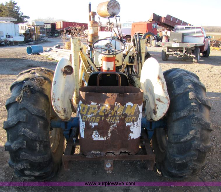 image for item 5232 Ford 4000HD industrial tractor with loader