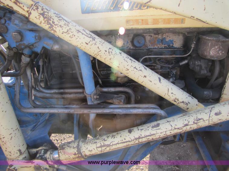 image for item 5232 Ford 4000HD industrial tractor with loader