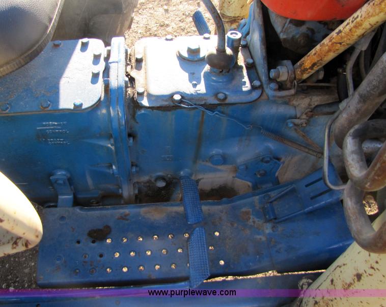 image for item 5232 Ford 4000HD industrial tractor with loader