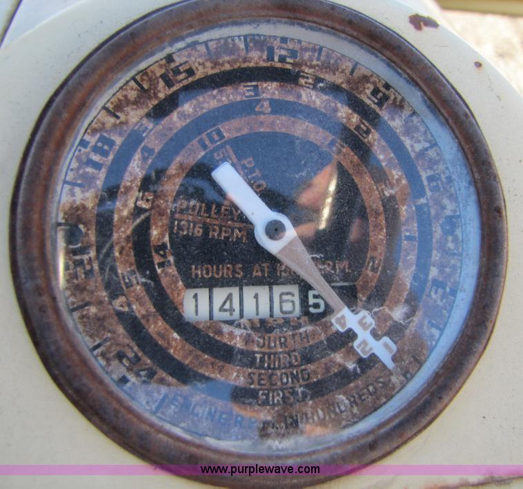 image for item 5232 Ford 4000HD industrial tractor with loader