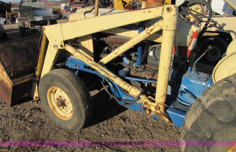 image for item 5232 Ford 4000HD industrial tractor with loader