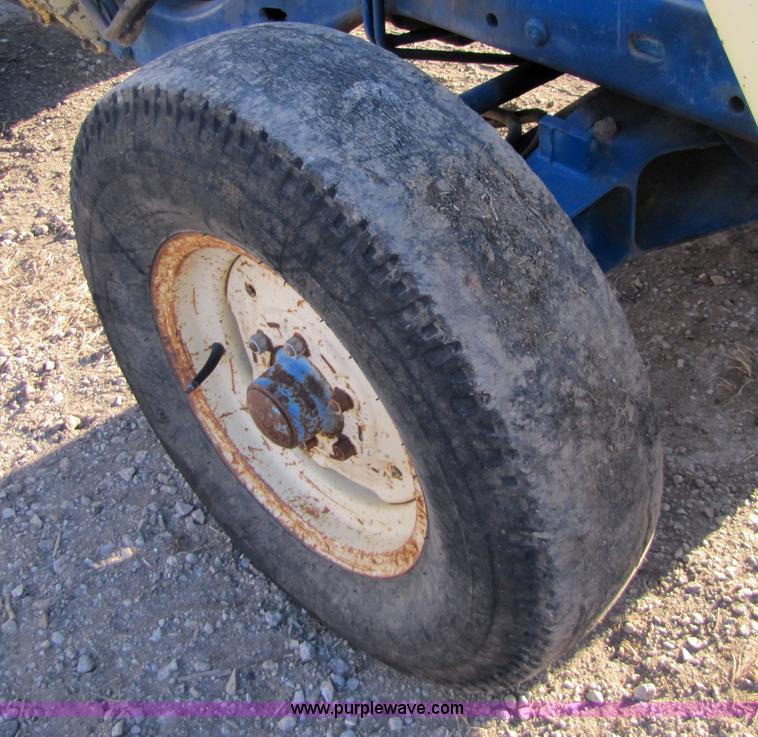 image for item 5232 Ford 4000HD industrial tractor with loader