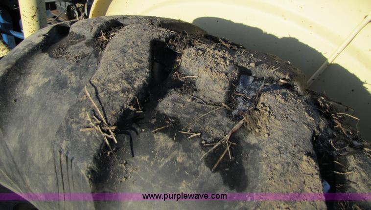 image for item 5232 Ford 4000HD industrial tractor with loader