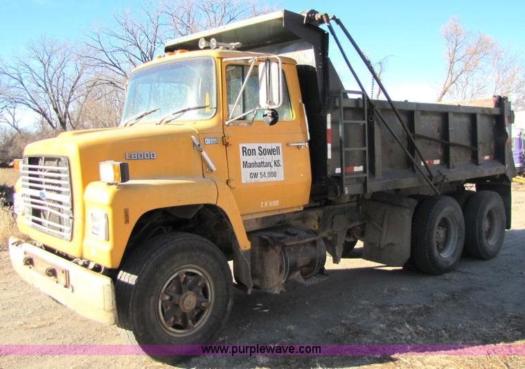 image for item 5344 1988 Ford LNT8000 dump truck