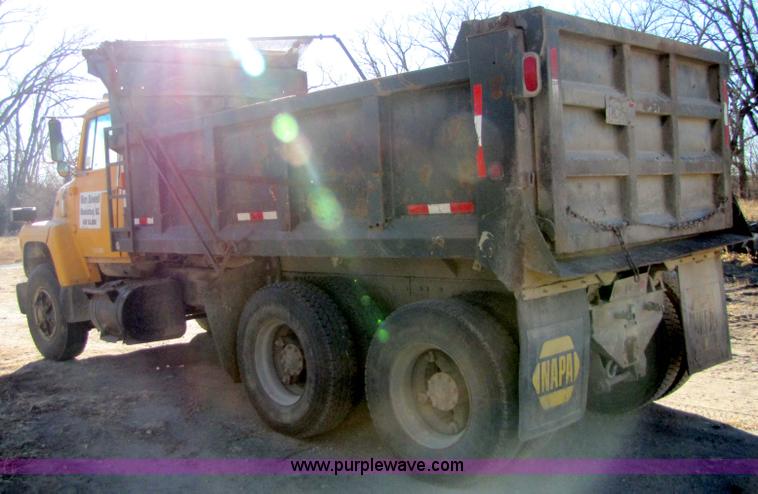 image for item 5344 1988 Ford LNT8000 dump truck