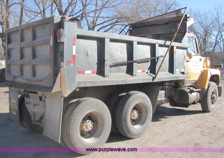 image for item 5344 1988 Ford LNT8000 dump truck