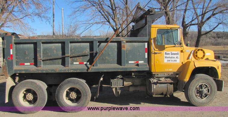 image for item 5344 1988 Ford LNT8000 dump truck