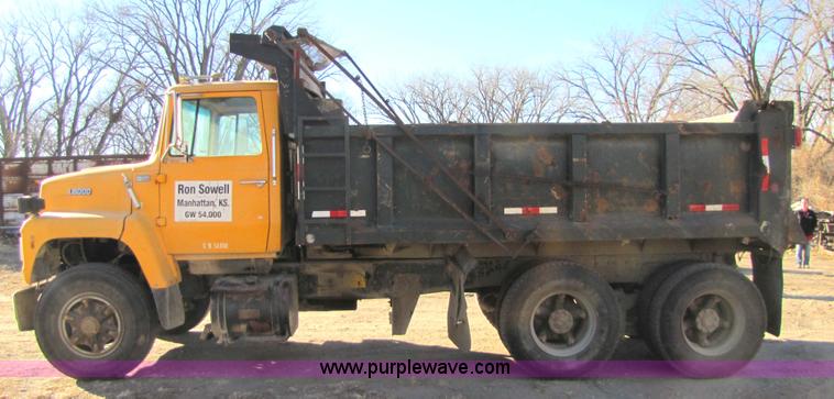 image for item 5344 1988 Ford LNT8000 dump truck