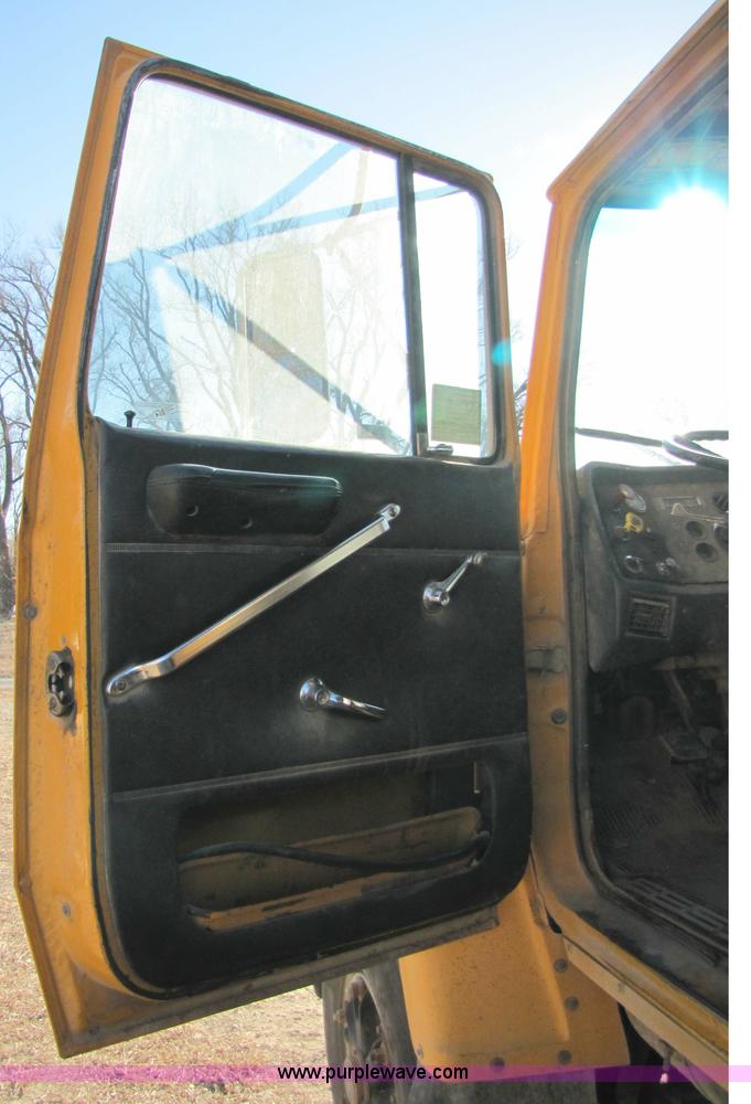 image for item 5344 1988 Ford LNT8000 dump truck
