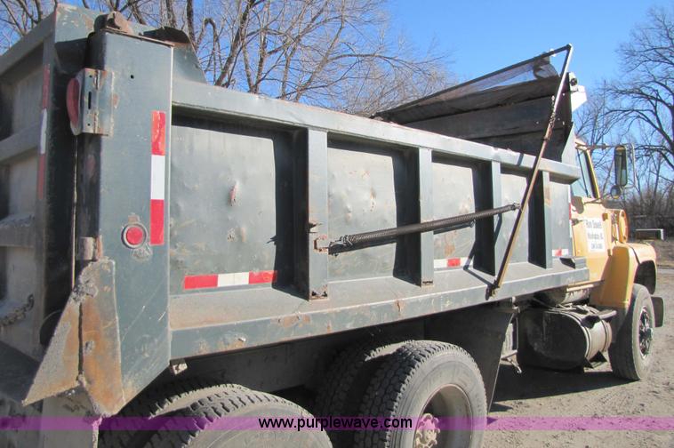 image for item 5344 1988 Ford LNT8000 dump truck
