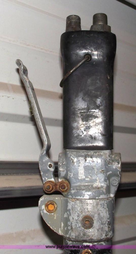 image for item 5449 Fairmont H4802 hydraulic tamper