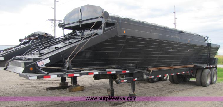 image for item 5814 1996 Flowboy 42' belt trailer