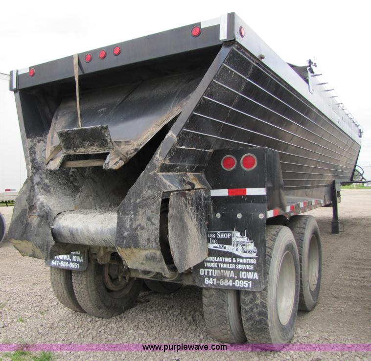 image for item 5814 1996 Flowboy 42' belt trailer